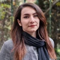 Sara Eftekhari's Instagram, Twitter & Facebook