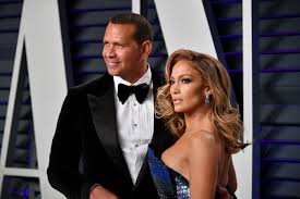 According to cnn, alex rodriguez gushed on instagram as he posted the picture of a very large diamond on j.lo's left hand. Experts What Jennifer Lopez Alex Rodriguez Engagement Ring Is Worth