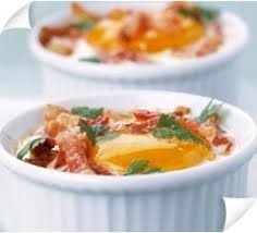 Special Regime Dukan Oeufs Cocotte Aux Lardons Dukan Recette Plat Rapide Recette Oeufs Cocotte