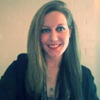 Shelly Bragg's Instagram, Twitter & Facebook