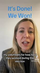 Sarah Garriott's Instagram, Twitter & Facebook