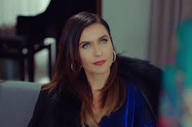 Forbidden Fruit, anticipazioni 26 settembre 2025: Dundar chiede scusa a  Zeynep davanti ad Alihan - Affaritaliani.it