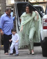 Kareena Kapoor Celebrates Diwali With Saif Ali Khan And Taimur In Traditional Outfits See Pics Bollywood Outfits Indian Designer Suits Indian Designer Outfits