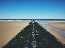 Op de gelijkvloerse verdieping is er een kamer met badkamer (inloopdouche en toilet) en een binnentuin. Oostende Kurz Weg Ans Meer The Blogtrotter Girl