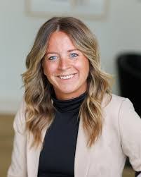 Jessica Slusher's Instagram, Twitter & Facebook