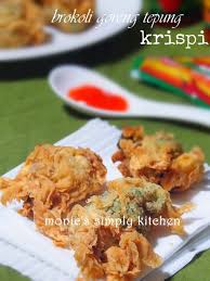 Gunakan blender, bubuhkan sup brokoli sampai halus. Monic S Simply Kitchen