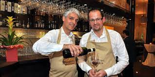 Vor zwei jahren hat remigio poletto, 49, zusammen mit luigi francia, der zuvor sieben jahre im „goldfisch tätig war, die winebar am eppendorfer weg eröffnet. Gastronomie Remigio Poletto Eroffnet Winebar In Eppendorf