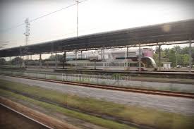 The klia transit airport train runs for approximately 20 hours every day (precise times below). Klia Transit Kl Sentral To Klia2 By Train For Rm18 30 Rm4 90 Rm23 20 Railtravel Station