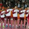 يقع منتخب قطر في التصنيف الثاني للمنتخبات المشاركة في بطولة العالم بينما فرنسا بالتصنيف الثالث. 1