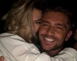 Lidia buble a împlinit 25 de ani și a primit sute de urări, dar cu siguranță cel mai. Lidia Buble A Recunoscut In Ce RelaÈ›ii A RÄƒmas Cu RÄƒzvan Simion Ce A Spus Despre Un Alt BÄƒrbat Din ViaÈ›a Ei Tacataca Ro