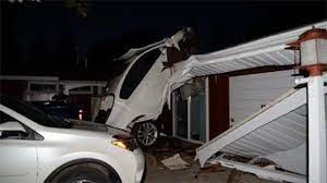 Leaving the scene of an accident single car ontario. Car Leaves Scene Of Crash Then Collides With A House Ctv News