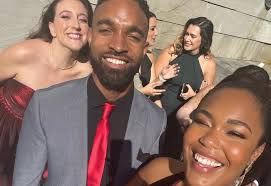 Warning: you're gonna get sick of me posting. hair and make up by my girl  @tjustine who squeezed me in early morning and who I owe all my best  haircuts to!