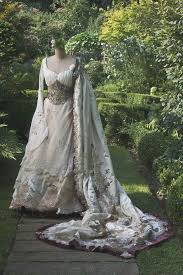 The History Beauty Of Irish Lace Crochet Irish Wedding Dresses Beautiful Dresses Fashion