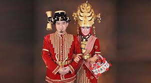 Pakaian adat manggarai ntt.pakaian ini dipilih karena memiliki desain yang sangat unik dan sarat nilai filosofis. Kebudayaan Nusa Tenggara Timur Rumah Pakaian Tarian Lengkap