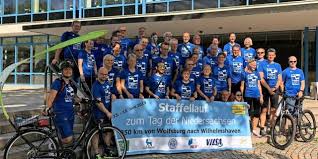 Wolfsburg Schickt Staffelstab Nach Wilhelmshaven Laufer Verbinden Stadte Beim Tag Der Niedersachsen Dem Diabetes Davonlaufen