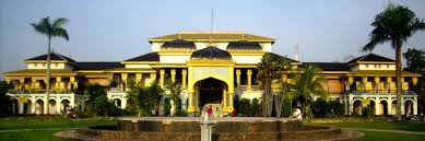 Disini, anda tidak hanya bisa menikmati olahraga paralayang saja, namun pemandangan indah juga bisa nikmati. 14 Spot Ter Hits Di Kota Medan Yang Pas Untuk Kamu Pecinta Instagram