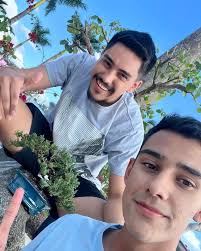 Luis Rivas (@luisdaclover) • Instagram photos and videos