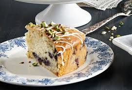 Gateau Aux Bleuets Chocolat Blanc Et Pistaches Desserts Food Sweet Tooth