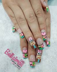 Diseños de uñas decoradas con muñecos. Pelanas