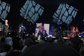 Concert Review Culture Club B 52s And Tom Bailey Brave Atlanta Rain