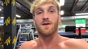 Logan Paul freaks out fans with gruesome injury after throwing a plate