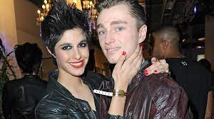 Lambert junior, der sohn der schauspielerin christine neubauer, geht mit seiner mutter hart ins gericht. Christine Neubauer Hat Ihren Verlorenen Sohn Nach 8 Jahren Wieder