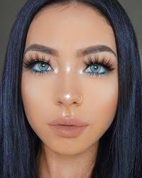 Nikki Martinez (nikkimarrrr)