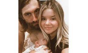 Maren morris chose her wedding dress inspired by her mother's 1980s maren with her husband ryan hurd(left), maren morris' parent's wedding picture(right) (photo. Maren Morris Shares A Rare Family Portrait With Husband Ryan And Son Hayes Daily Mail Online