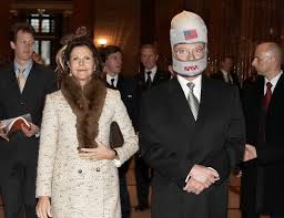 Kungen är beskyddare av stiftelsen håll sverige rent och skickar. I Have A Whole Folder Dedicated To Our Kungen Wearing Silly Hats Here Have Them Album On Imgur