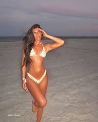 Witness Jordan Beckham's stunning form - every curve a delight