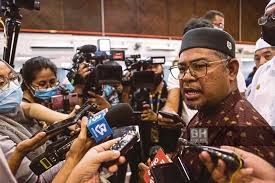 Khairuddin berkata, segala cerita yang disensasikan itu termasuk penahanannya di sekatan jalan raya (sjr) perasing adalah tidak benar dan berniat buruk untuk. Ibnu Hasyim Selepas 2 Jam Di Bukit Aman Saya Tidak Akan Letak Jawatan Dr Khairuddin