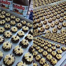 Terdapat pelbagai aneka resepi kuih dan biskut raya di dalam applikasi ini juga mengandungi resepi moden serta tradisional bagi memudahkan anda membuat pilihan yang digemari kandungan resepi kuih,biskut raya akan dikemas kini dari masa ke semasa. Zaman Almond London Dah Berakhir Ini 8 Biskut Raya Paling Hipster Lifestyle Rojak Daily
