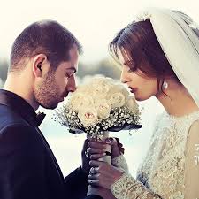 Vi accorgerete che non esiste bomboniera da matrimonio che non sia in grado di aggiungere al dovuto romanticismo della situazione anche un tocco di ricercatezza e di originalità. Che Fiori Regalare Per L Anniversario Di Matrimonio Raffyori