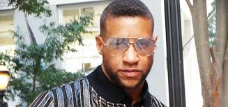 Duo brings older crowd, '90s R&B music to Downtown Greensboro