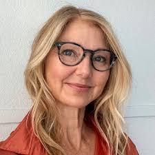 Pamela Bucci's Instagram, Twitter & Facebook