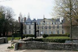 chateau Le Mesnil Saint Denis : inscrit MH le 4 janvier 1947