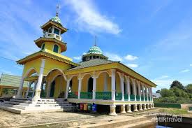 Savesave latar belakang ringkas tarian zapin di johor for later. Melihat Jejak Kesultanan Johor Di Riau