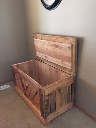 Rustic Pallet Wood Hope Chest Toy Box Entryway By Ruizwoodworks Chests Diy Wood Pallet Projects Wooden Pallet Projects