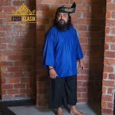 Cara membuat pewangi pakaian satu ini sangatlah aroma khas tanaman ini akan menempel pada baju dan bertahan lama. Baju Melayu Johor Edisi Klasik Bin Mansor