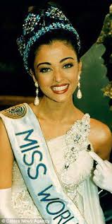 Miss World 1994 Is The Bollywood Sensation Aishwarya Rai Miss World Aishwarya Rai Most Beautiful Indian Actress