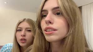 Barbiegirl twitch and friends cooking