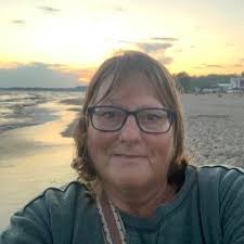 Joanne Fuller (@jofuller_765)