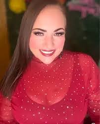 Loana Herrera's Instagram, Twitter & Facebook