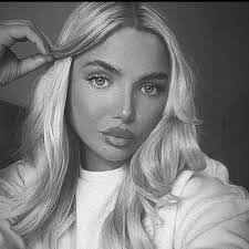 Scarlet Daniels's Instagram, Twitter & Facebook