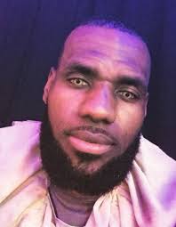 Con esta cara lebron james pone la nota