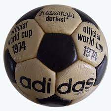 Futbol topu kaç siyah kaç beyaz parçadan oluşur hiç düşündünüz mü? Dunya Kupasinda Kullanilan Toplar Top Arsivi