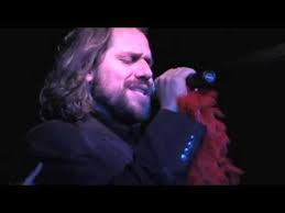Los Amantes De Lola Beber De Tu Sangre En Vivo Youtube Fictional Characters John Character