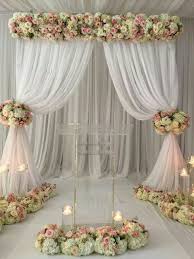 Ideas En Un 2 X 3 Usa Cortinas De Tela Para Decorar Tu Fiesta Diy Wedding Backdrop Wedding Decorations Wedding Backdrop