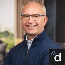 Melissa Martinson's Instagram, Twitter & Facebook