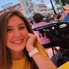 Caroline Dees's Instagram, Twitter & Facebook